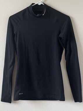 Nike women’s dri-fit turtleneck